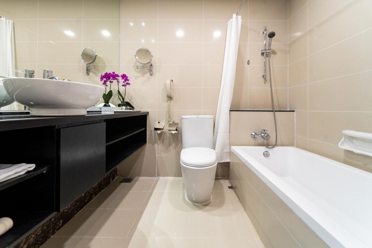 Hotel Royal At Queens 4*