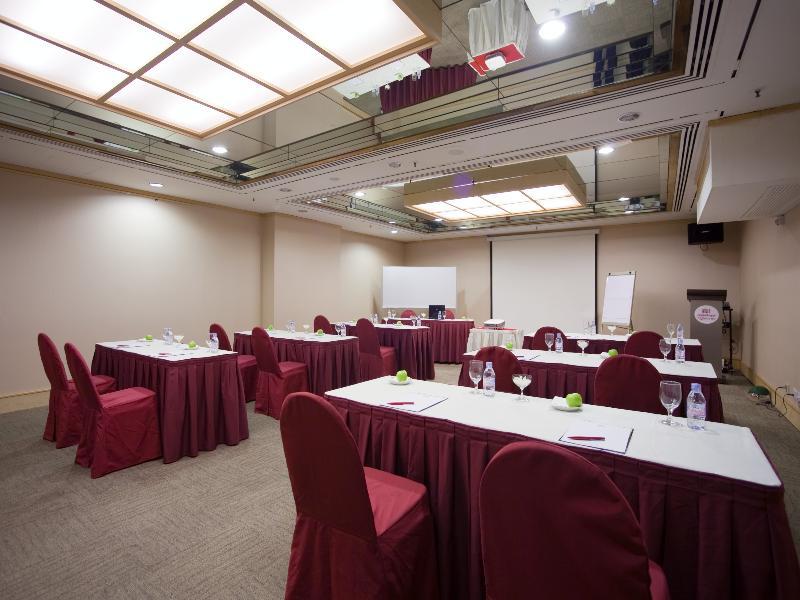 Hotel Royal At Queens Singapore