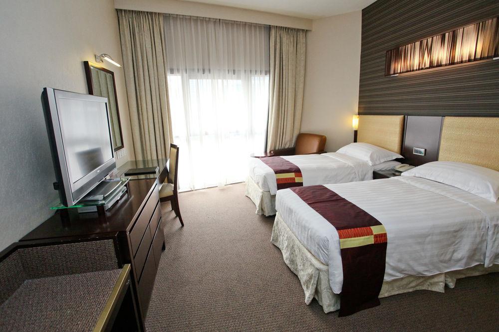 Royal At Queens 4* Singapore